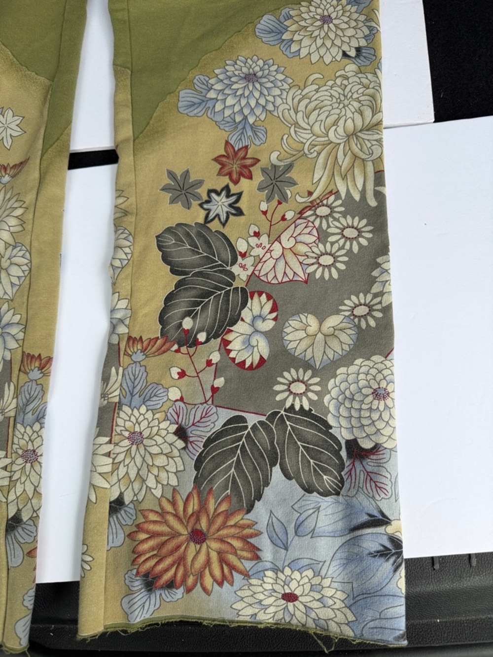 Paparazzi Olive/flowered French Terry stretch waist pants - Picture 5 of 13